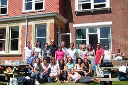 vor der Sprachschule in Exeter vor der Sprachschule in Exeter